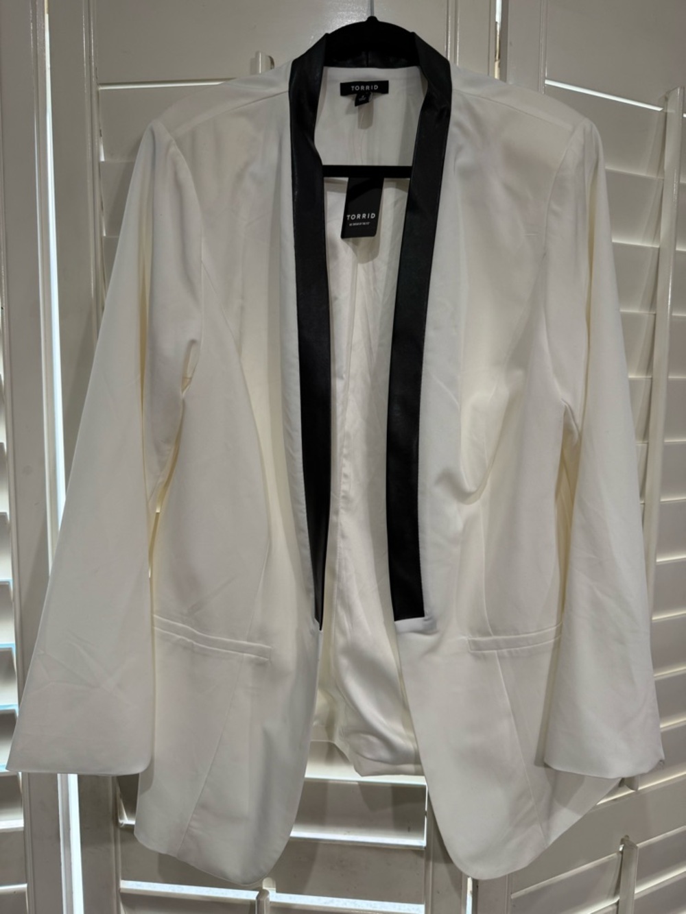 NWT - Torrid White and Black Faux Leather Lapel Trim Open-Front Blazer